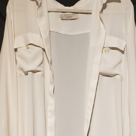 Loft 100% polyester button down blouse. - Picture 5 of 9